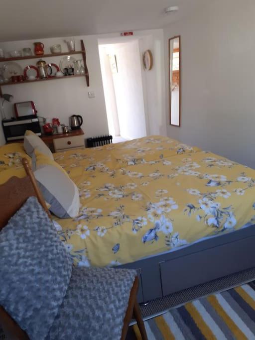Rosie'S Place Hartland Bagian luar foto